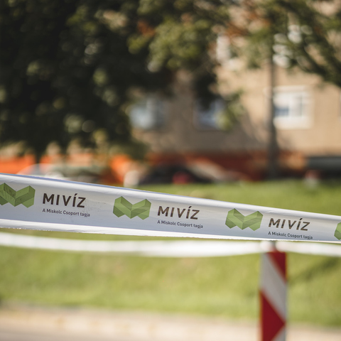 Aknajavítási munkálatok a Győri kapu - Ferenc utca kereszteződésben